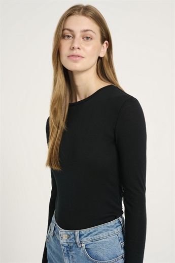 Gestuz, Ninia LS wool blouse, Black